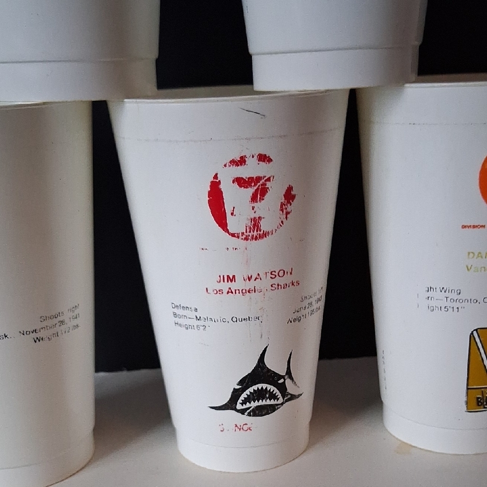 Vintage WHA Illustrated White and Orange Cups Set - Picture 14 of 16